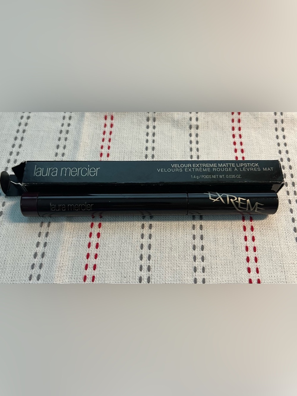 Laura Mercier Velour Extreme Matte Lipstick – Deep Plum (Velour Extreme)